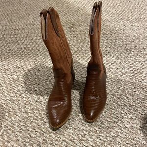 boots lightly used great for those country concerts